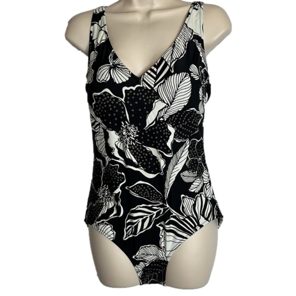 GORTEX Blue one piece bathing suit, size 14, Beautiful floral pattern - Picture 1 of 7